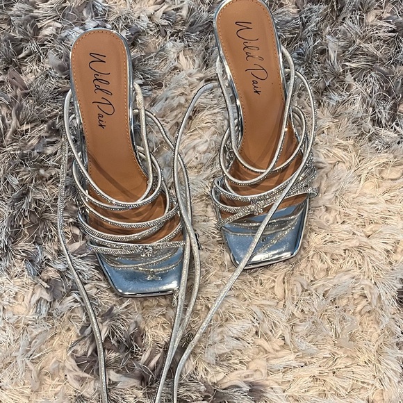 Silver heels size 7 1/2. - Picture 4 of 4